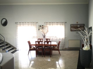 salle à manger - Belle villa T4 +1 avec piscine et vue sur le château - Ourem%14/33