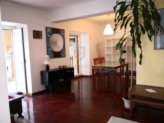 sala estar -charmosa casa T3 única e recuada, inserida num pátio privado, verdejante - Lisboa -Santo Antonio%10/30