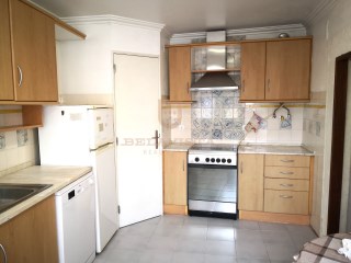 cozinha -charmosa casa T3 única e recuada, inserida num pátio privado, verdejante - Lisboa -Santo Antonio%14/30