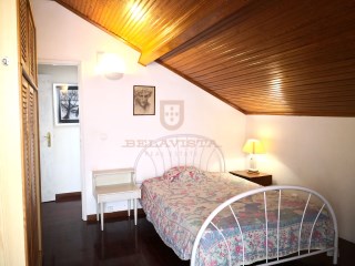 quarto -charmosa casa T3 única e recuada, inserida num pátio privado, verdejante - Lisboa -Santo Antonio%18/30