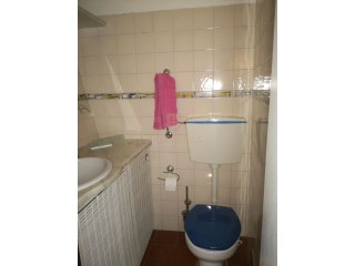 Salle de bains-Charmante maison T3 unique et reculée, insérée dans un patio privé, très calme - Lisbonne -Santo Antonio%24/30