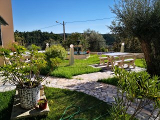 jardin -Maison T7 avec un grand potentiel dans un environnement calme, Espite%6/24