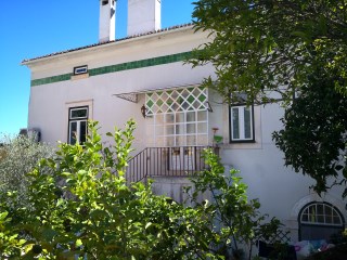 Back facade - Beautiful villa of architecture of the 1940s - center of Coimbra%37/38