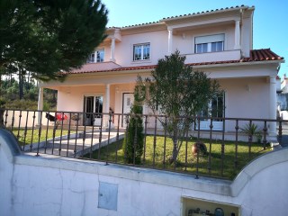 Excellent opportunity 6 bedroom villa in a residential area - near Fatima%1/20