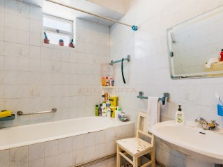 Bathroom%10/18