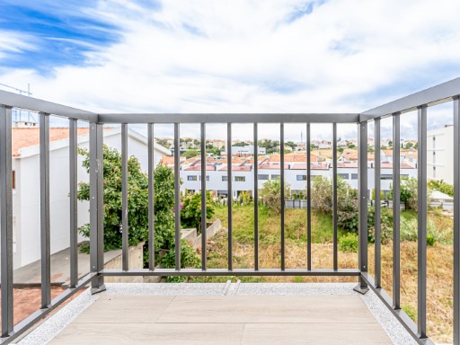 Brand new townhouse in Carcavelos%25/30