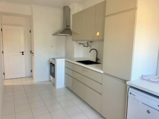 Bright apartment with sea view%8/14