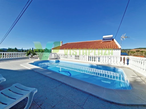 Restaurante vista Mar em espaço único na Marina de Portimão