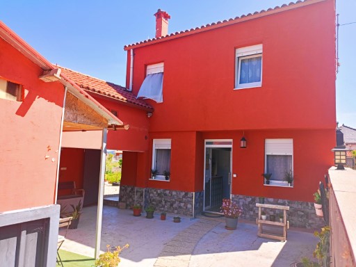 House with land › Betanzos | 4 Bedrooms | 2WC