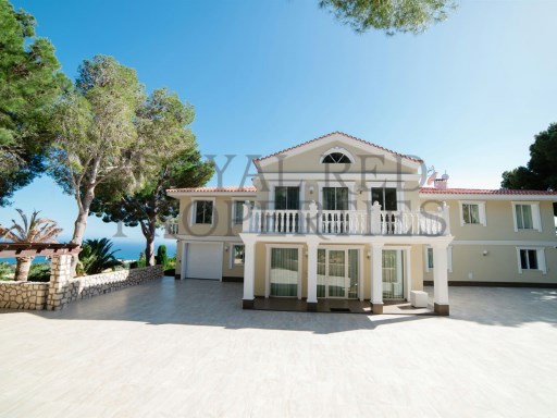 Chalet › Altea | 5 Zimmer | 7WC