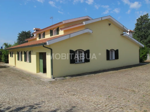 Casas e Moradias para venda em São João da Madeira, Aveiro - SUPERCASA