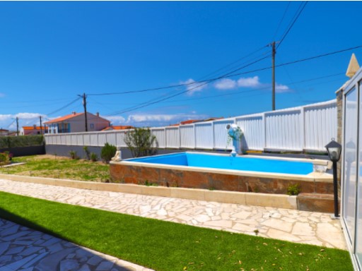 Moradia T5 com Piscina junto à Praia Azul%26/33