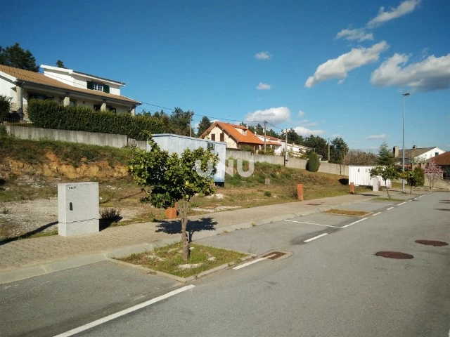Loteamento Urbano para construção de 5 moradias em banda, no Tortosendo, Covilhã.