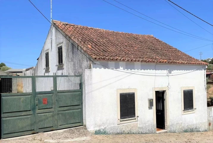 Moradia T3 Térrea Para venda em Lentiscais, Castelo Branco.
