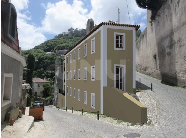 Terreno urbano com projeto aprovado, na Vila de Sintra