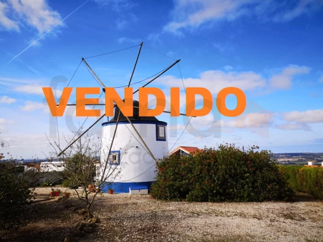 Moinho de vento, Em Óbidos, Portugal 2013 Agradeço ao sobri…