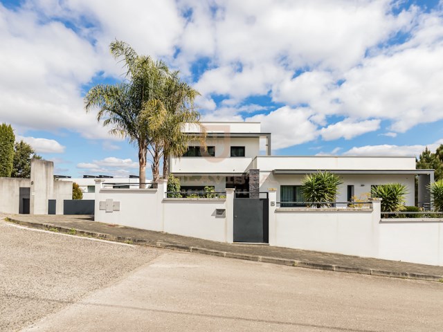 Villa 4 Chambres avec piscine chauffée et forage - Leiria - Pousos | 5 Pièces | 6WC