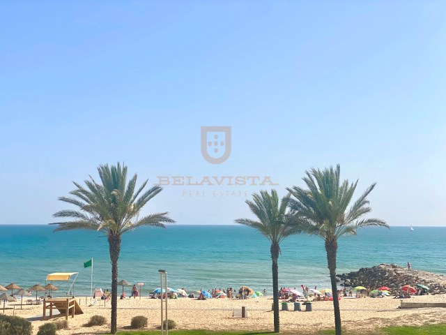 Apartamento T2 renovado com vista mar em primeira linha de praia - Quarteira | T2 | 2WC