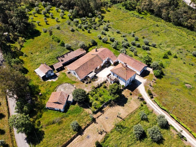 Opportunité ferme de 7 chambres avec son charme rustique, près de Fatima | 8 Pièces