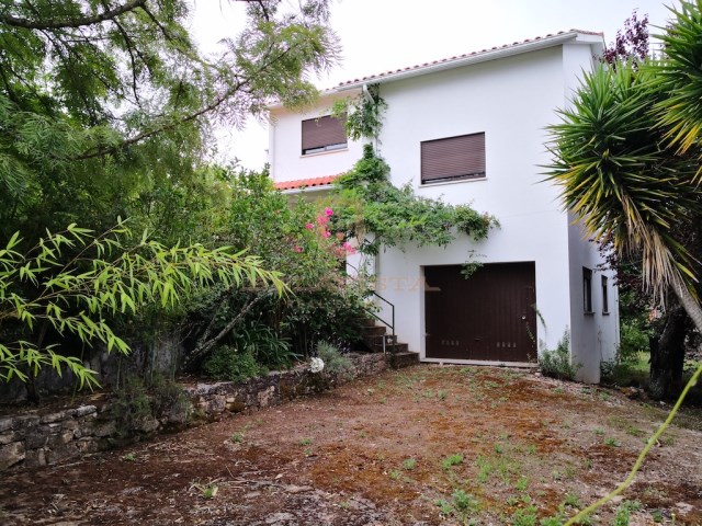 Charming 3 bedroom villa opportunity with beautiful garden - Ourém | 3 Bedrooms | 3WC