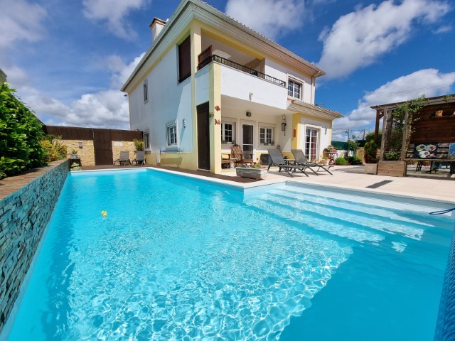House in Óbidos with swimming pool