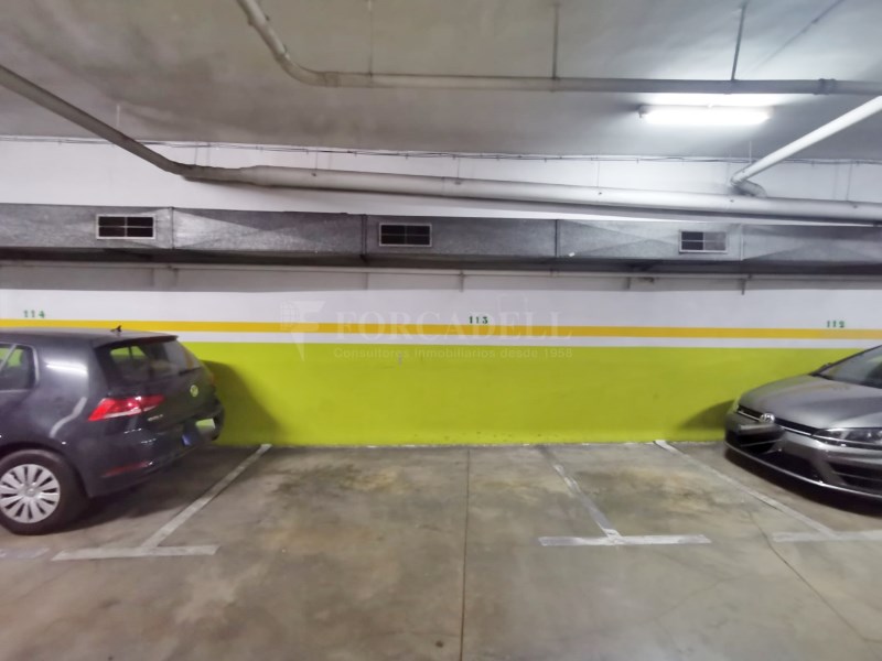 Plaça d'aparcament per a cotxe mitjà en venda a Granollers #1
