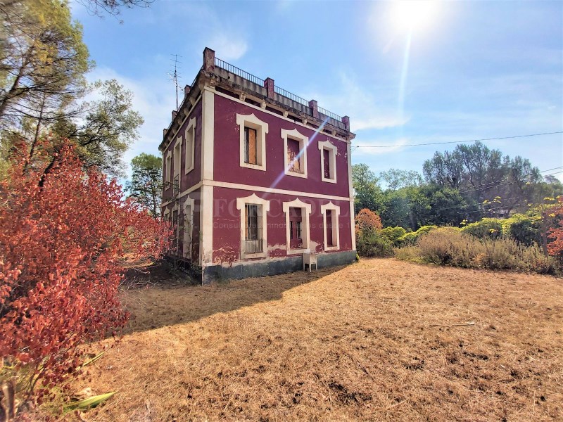 Exceptional and exclusive finca in Vacarisses 1