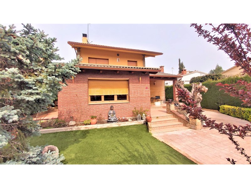 Spectacular 250 m² house with garage and pool in the Can Serra de Vacarisses neighborhood. #2