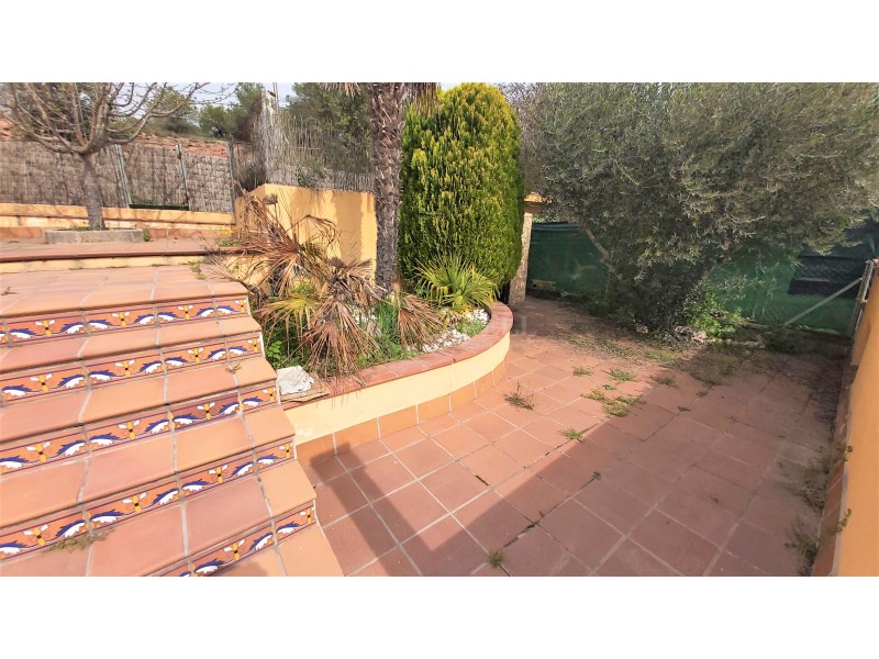 Spectacular 250 m² house with garage and pool in the Can Serra de Vacarisses neighborhood. 35