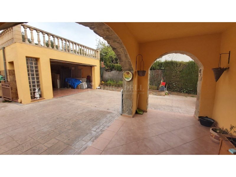 Spectacular 250 m² house with garage and pool in the Can Serra de Vacarisses neighborhood. #54
