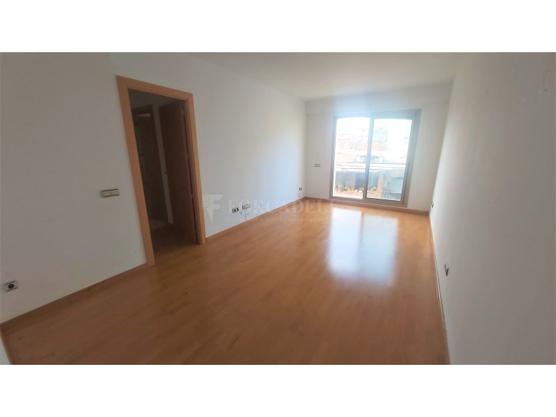Preowned apartment of 65 m² in Rambleta Pare Alegre de Terrassa. #2