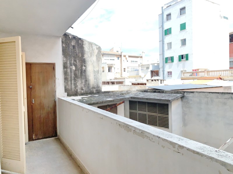 Spacious apartment for sale in the Avenidas area 24
