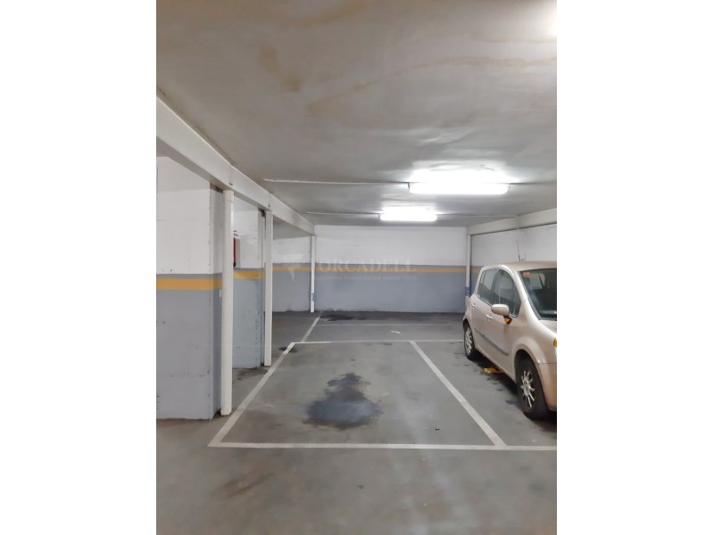 Parking space for sale next to Ronda del Guinardó #1
