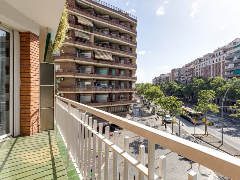 Habitatge de 109m² segons cadastre, a la Gran Via de Barcelona. #7