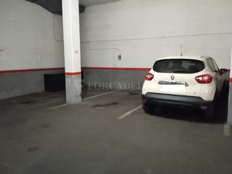 Plaça de parking a Esplugues 4