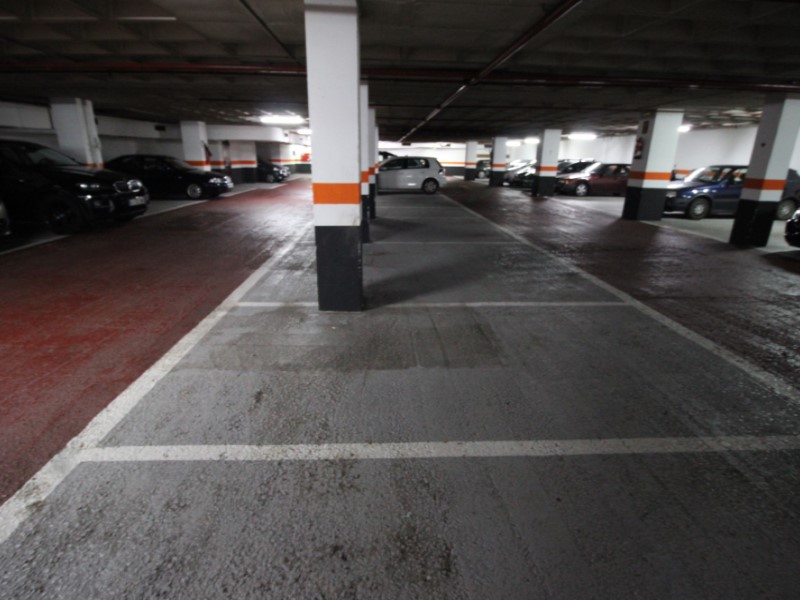 Plaça d'aparcament en venda a Diputació amb Viladomat #6