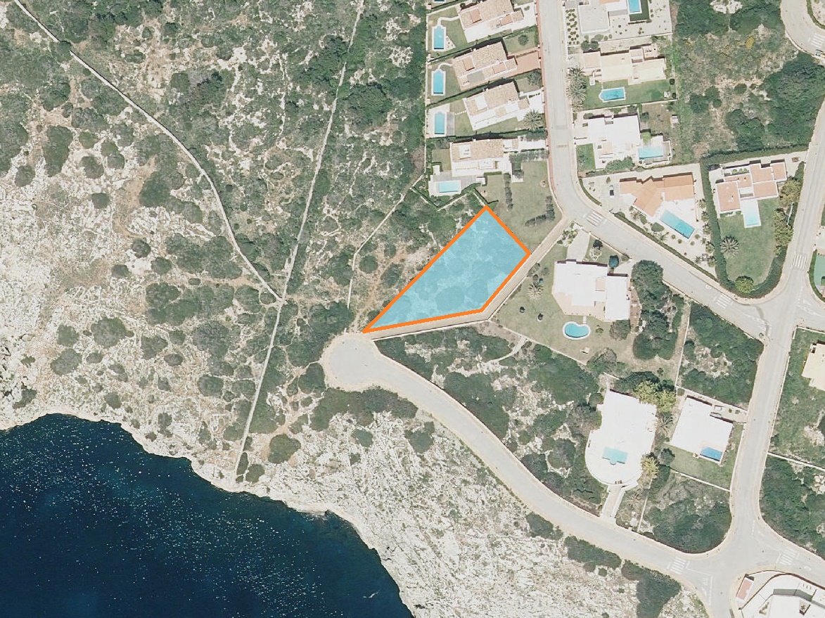 Plot of land with sea view for sale in Binidali