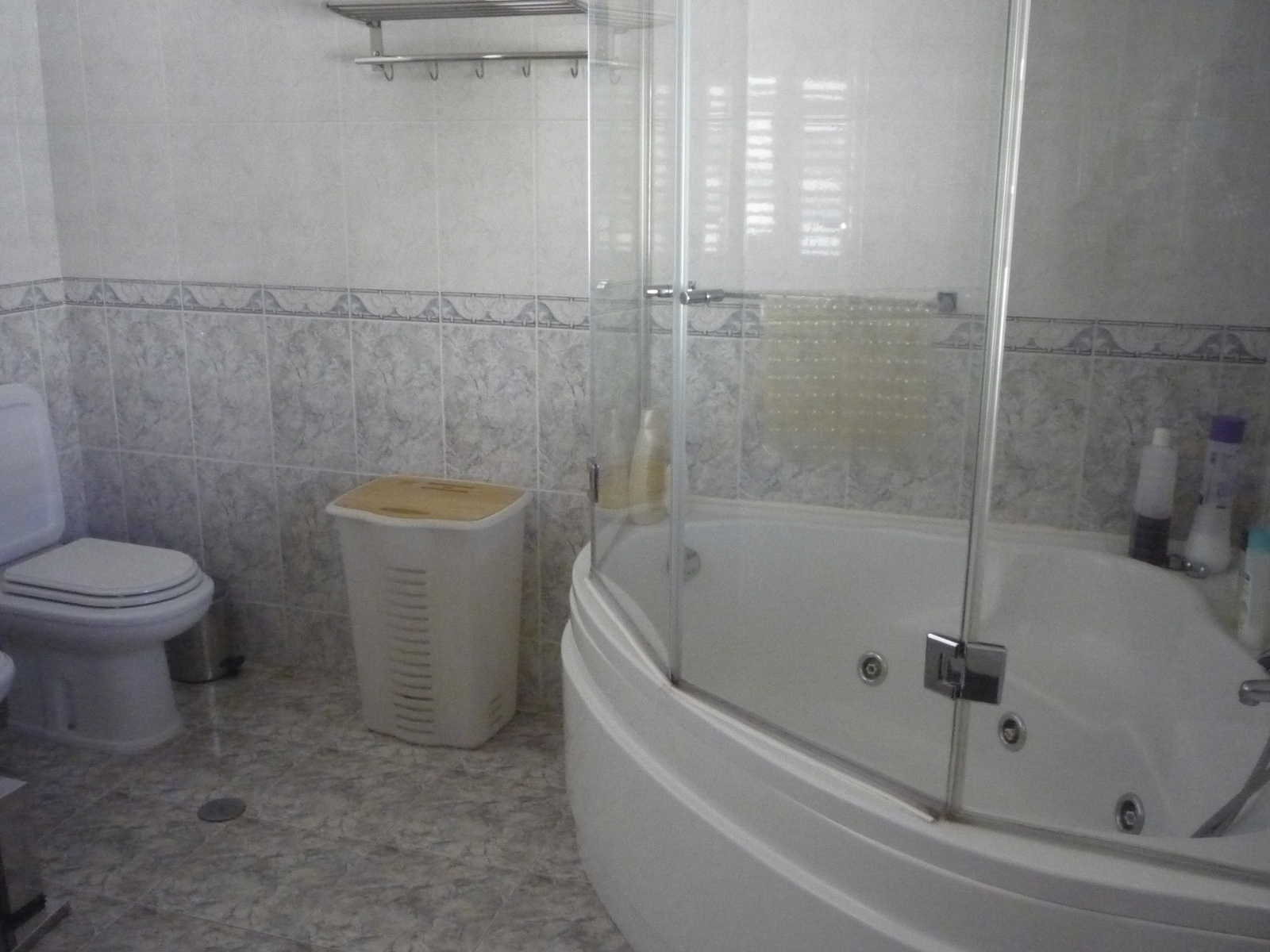 Used House in Casal da Silveira (Famões) – 206 m²
