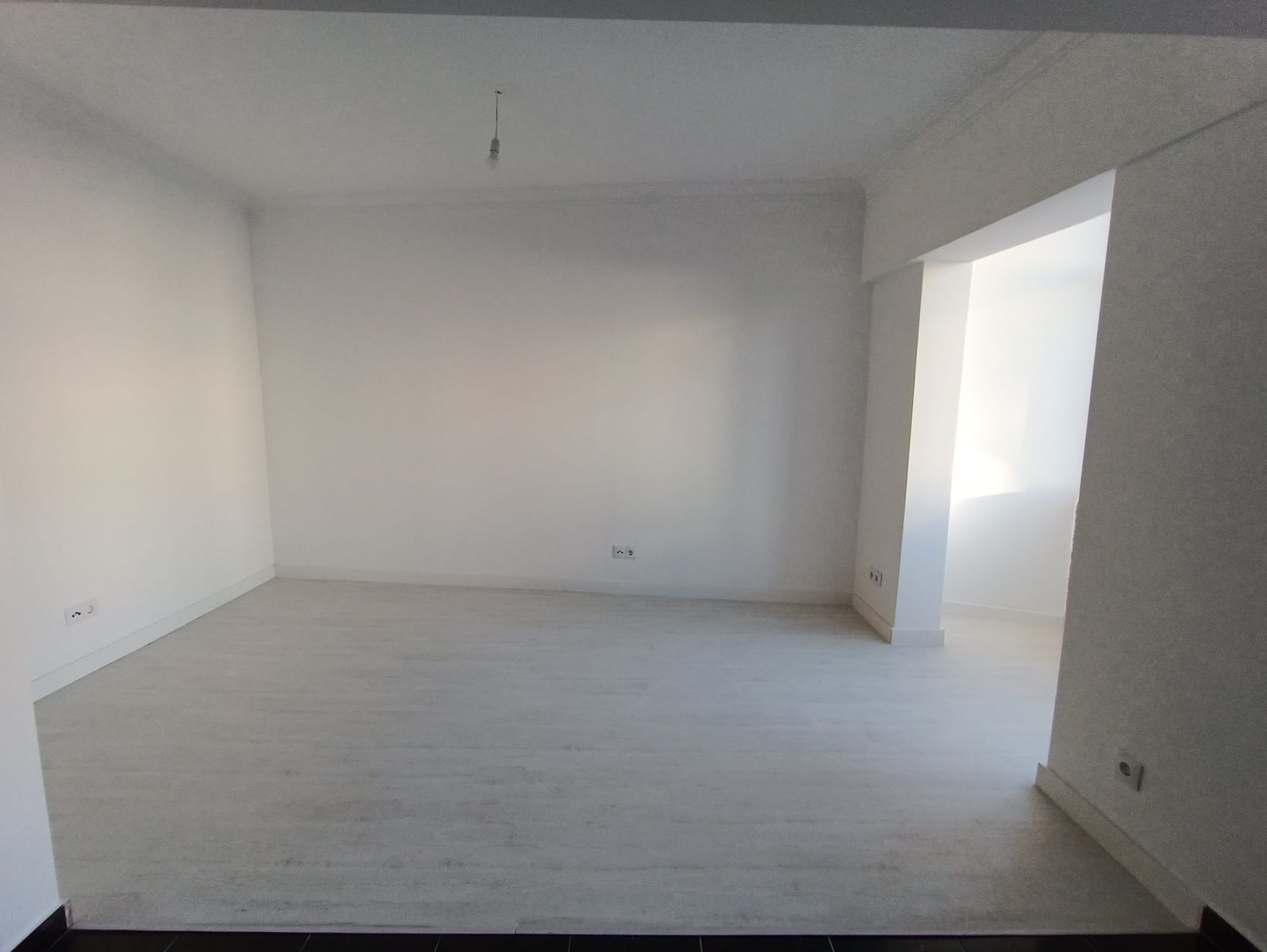 Refurbished Apartment in Centro  (Venteira) – 60 m²