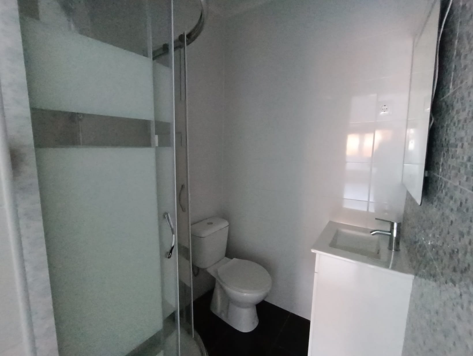 Refurbished Apartment in Centro  (Venteira) – 60 m²