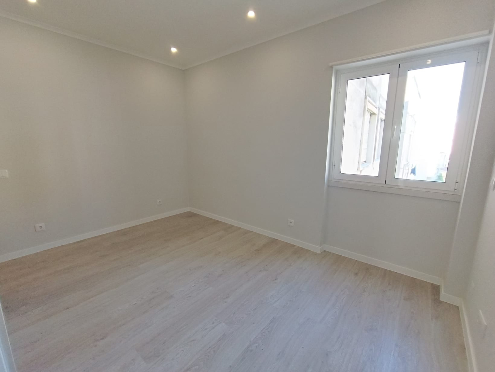 Refurbished Apartment in Benfica – 107 m²