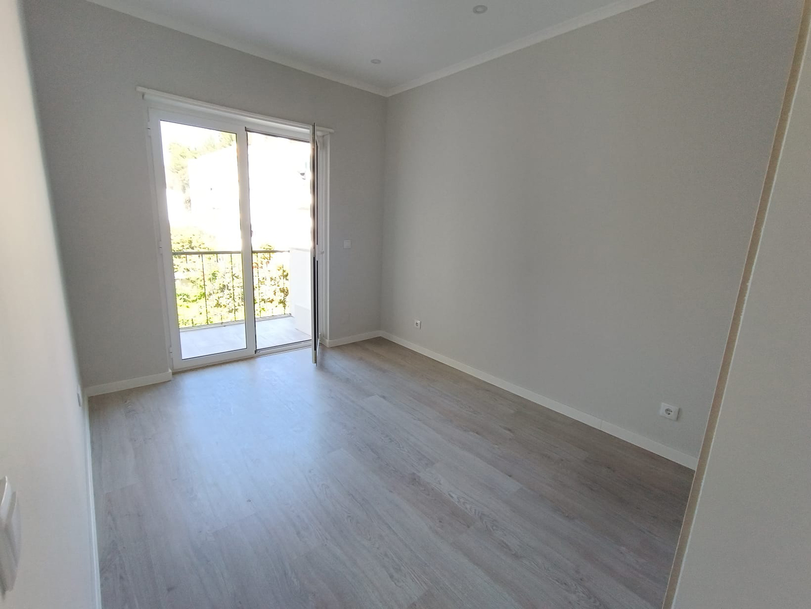 Refurbished Apartment in Benfica – 107 m²
