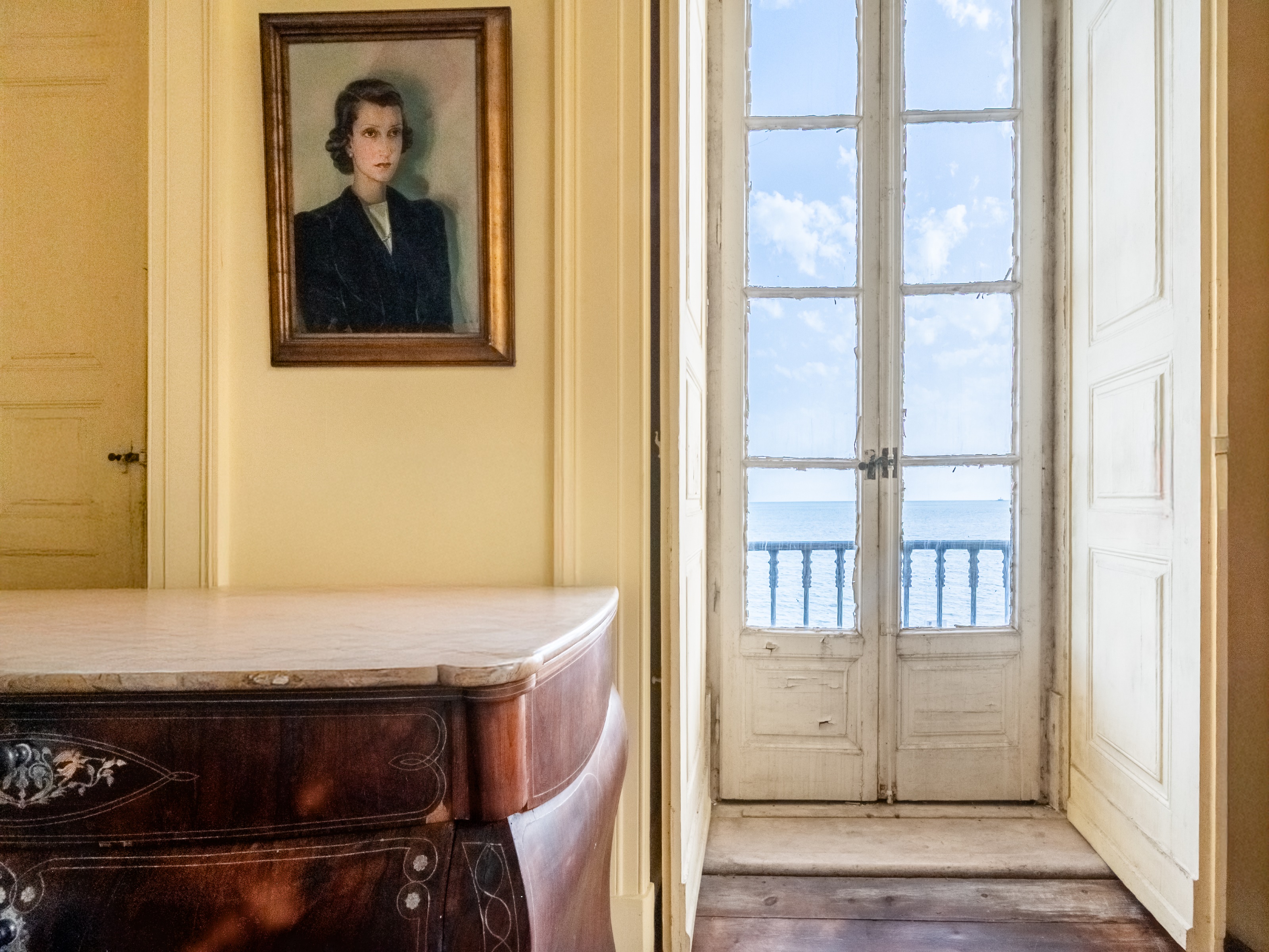 Palácio em primeira linha de mar vista frontal | Oeiras