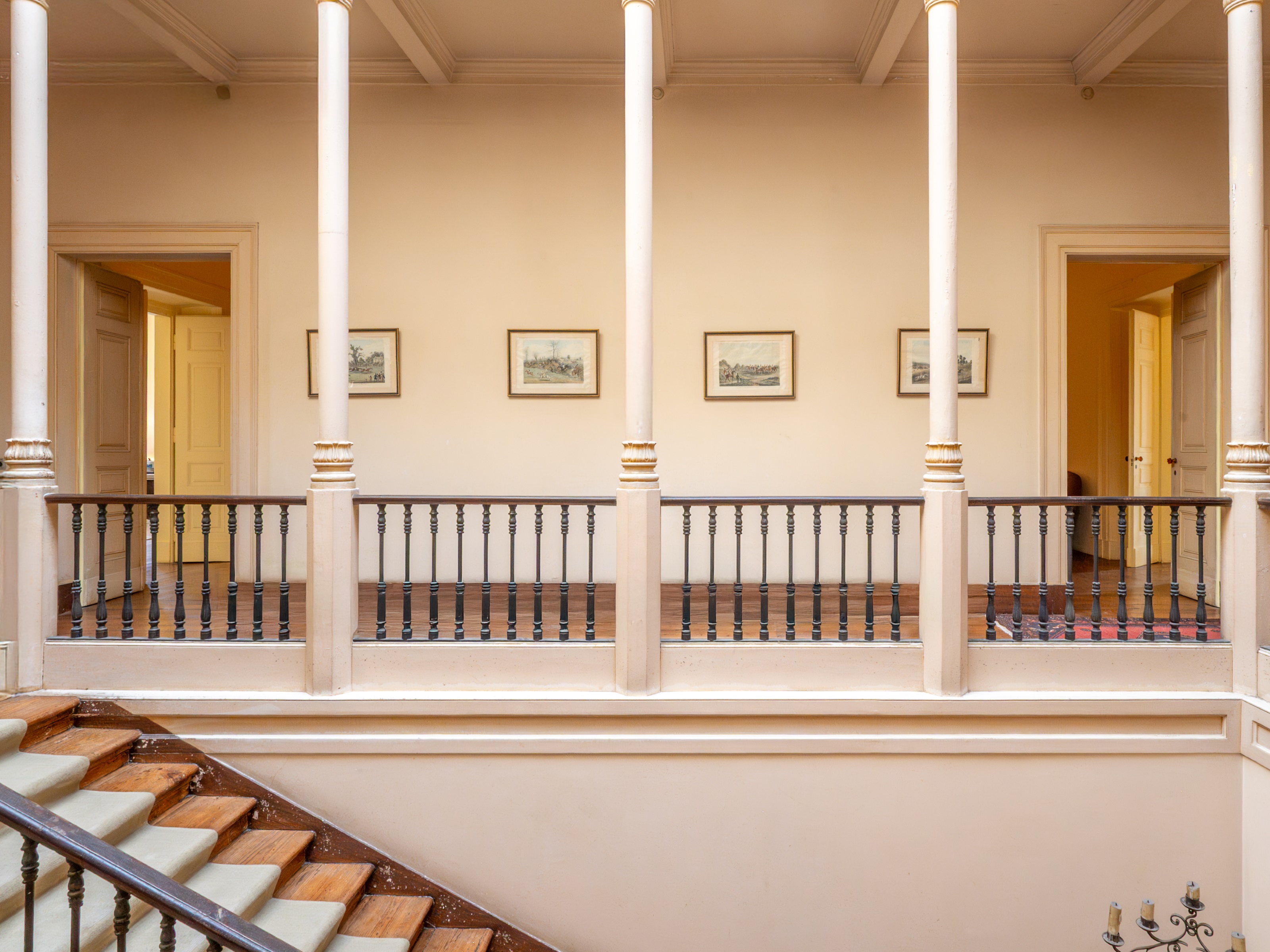 Palácio em primeira linha de mar vista frontal | Oeiras