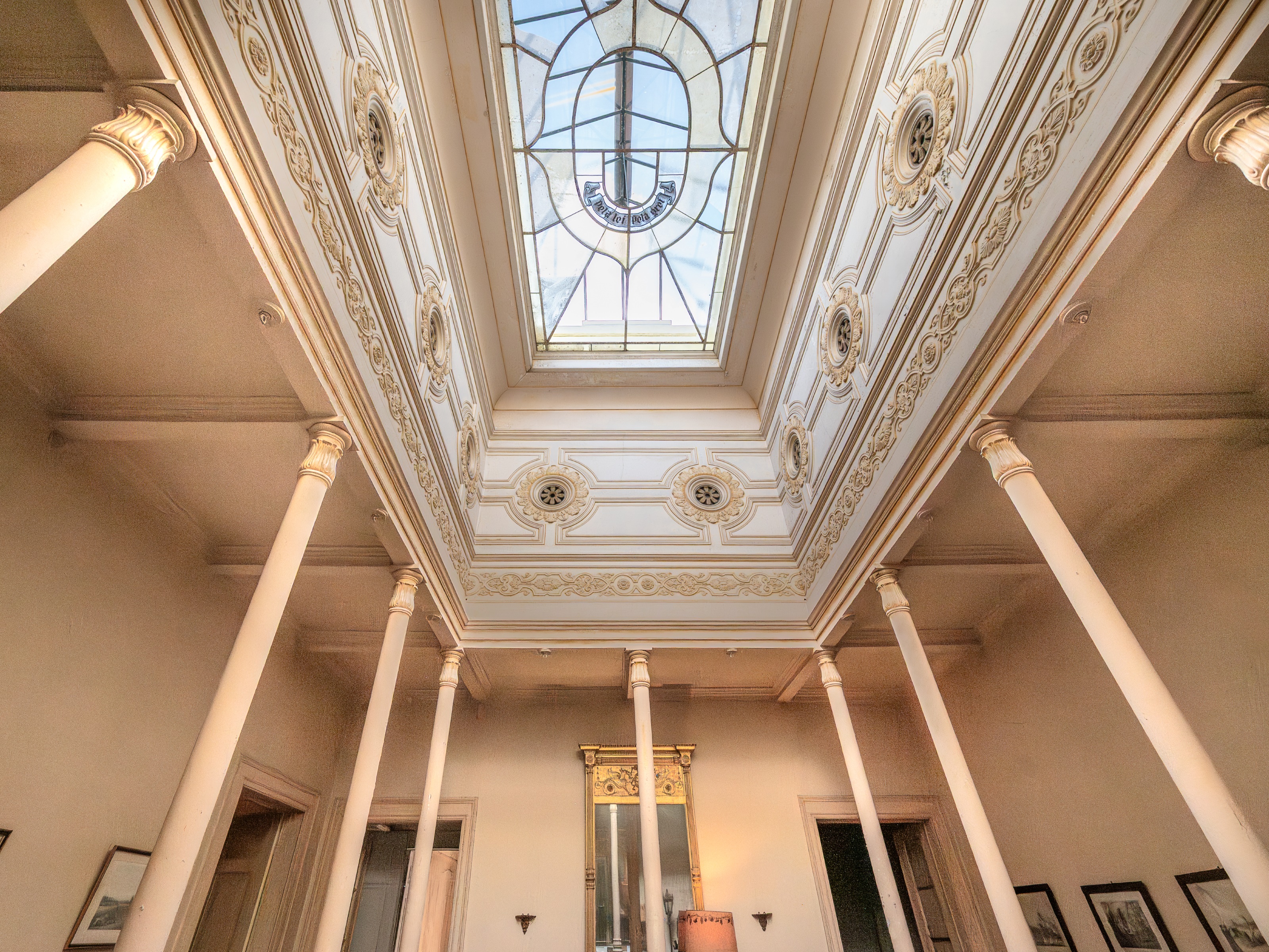 Palácio em primeira linha de mar vista frontal | Oeiras
