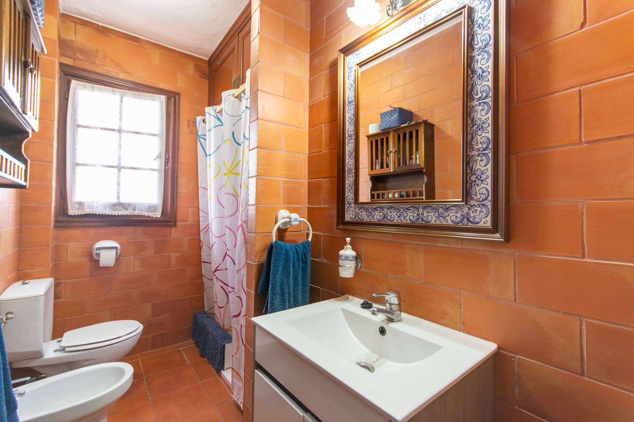 Bathroom of spacious flat with sea views and tourist license in Playas de Fornells