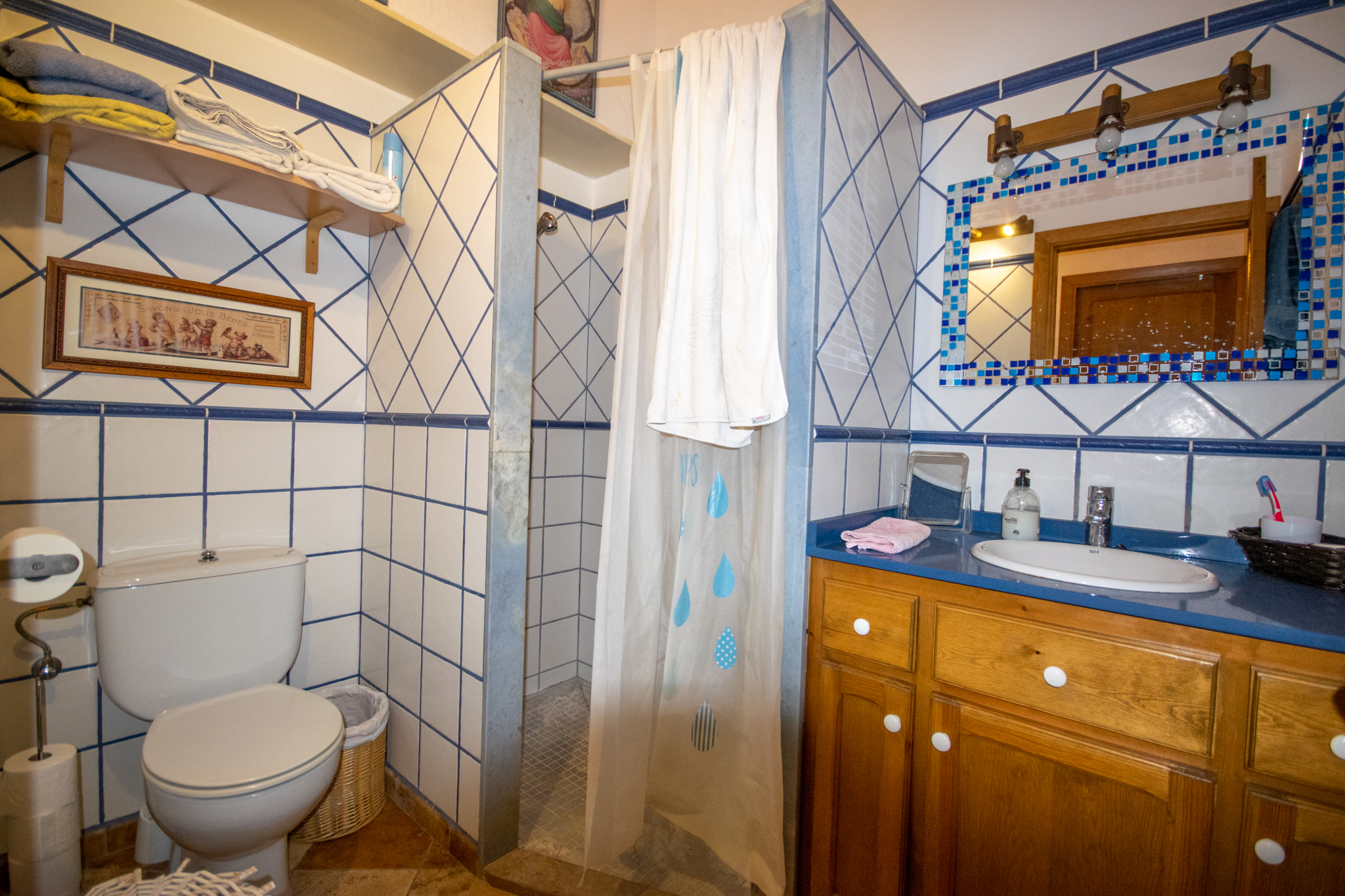 Salle de bain dans une maison de campagne confortable près d'Alaior