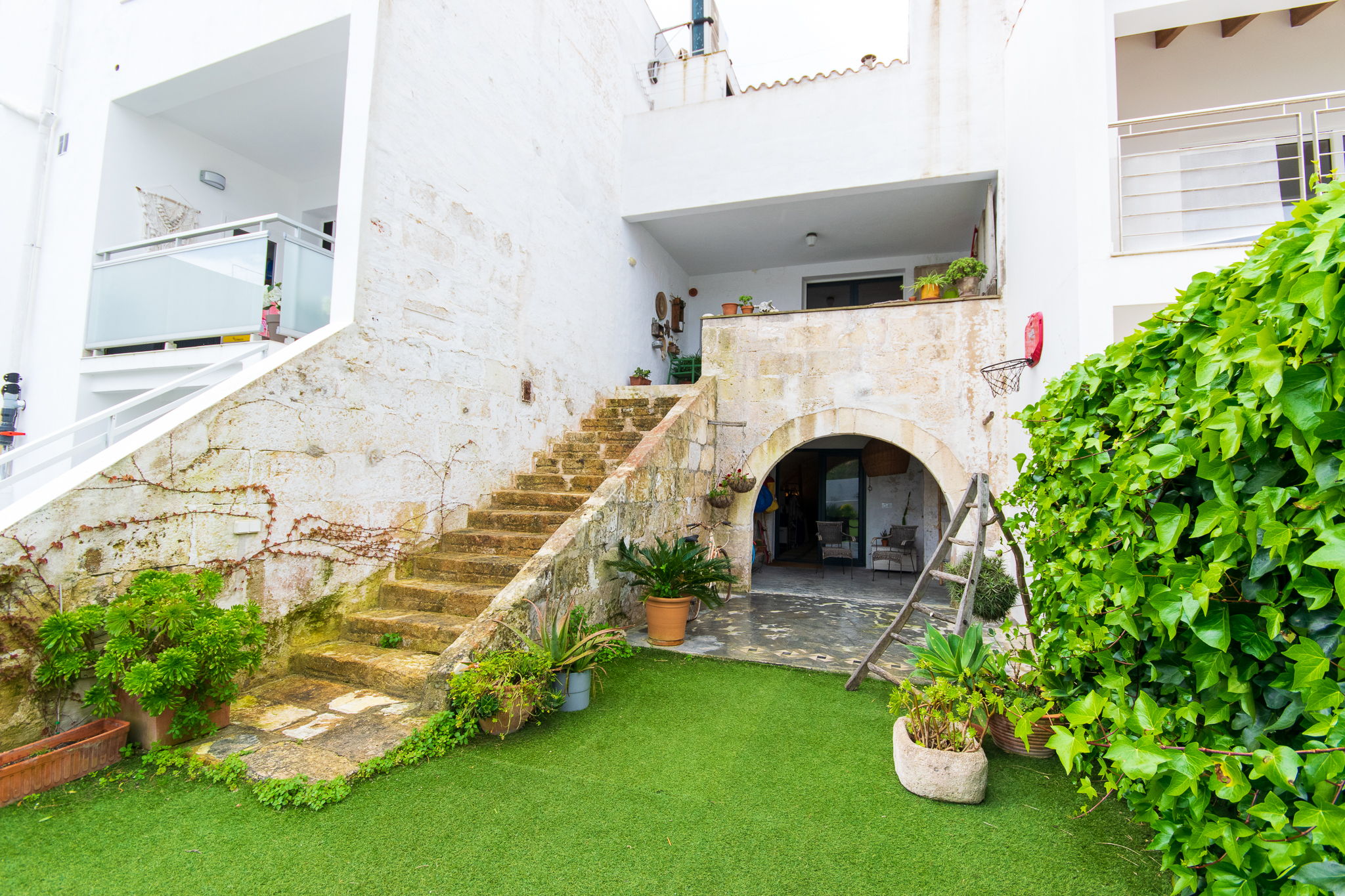 Garden in charming renovated house with 3 bedrooms in Alaior