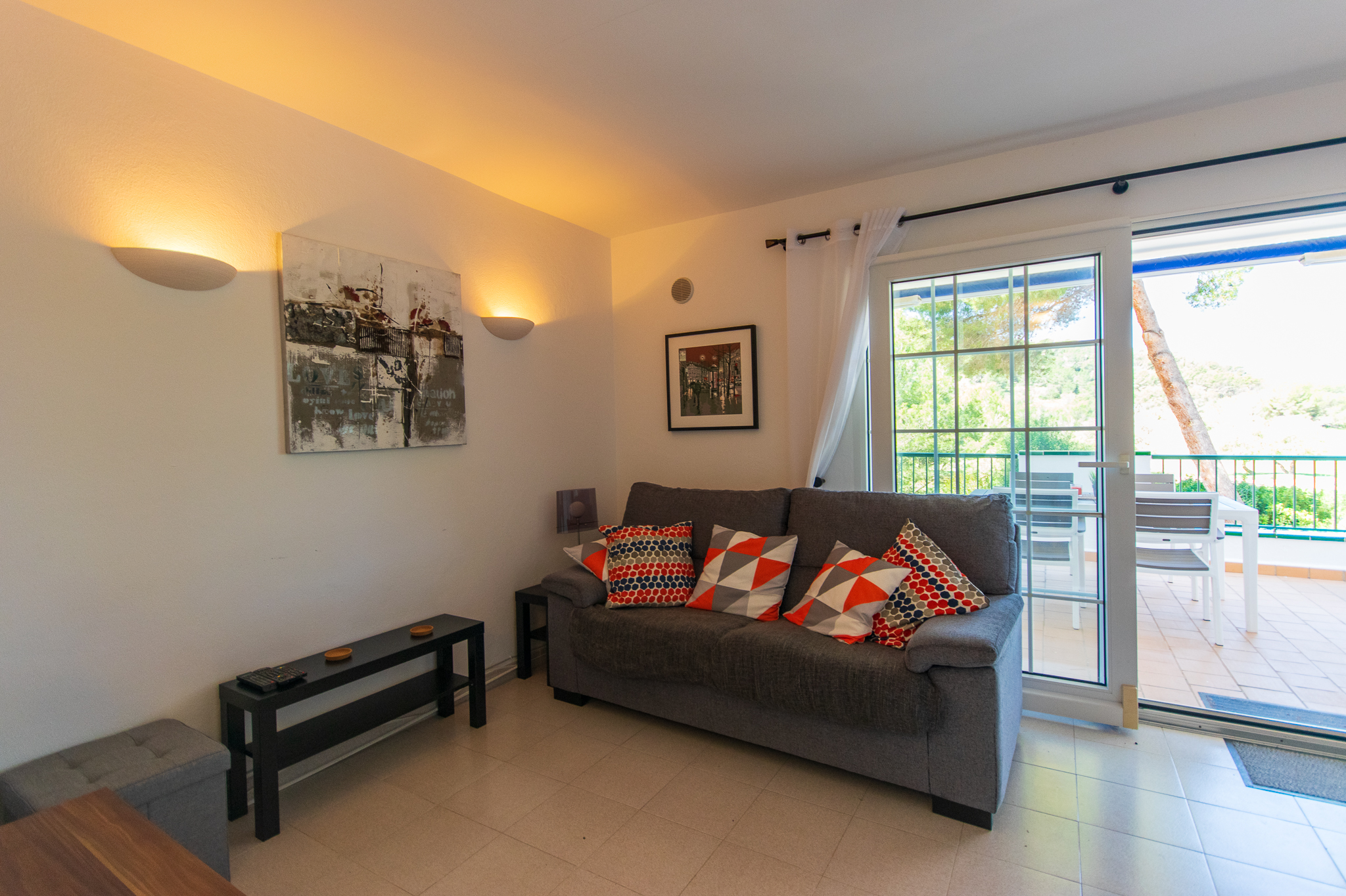Living room apartment with terrace and pool for sale in Son Parc